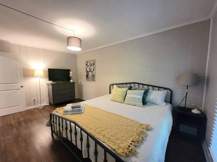 Вілла Refreshed!! Private 4Brms 2 Bath - 2 King Beds!! Смирна Екстер'єр фото